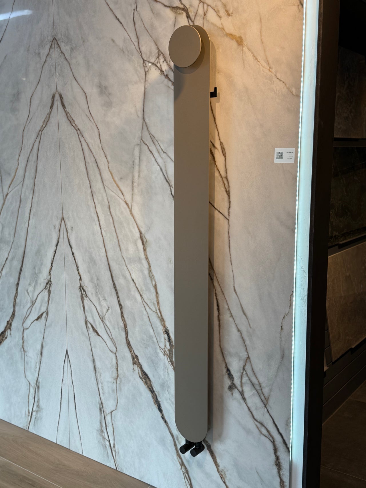 Klantfoto Heatnest Model O aluminium radiator in interieur