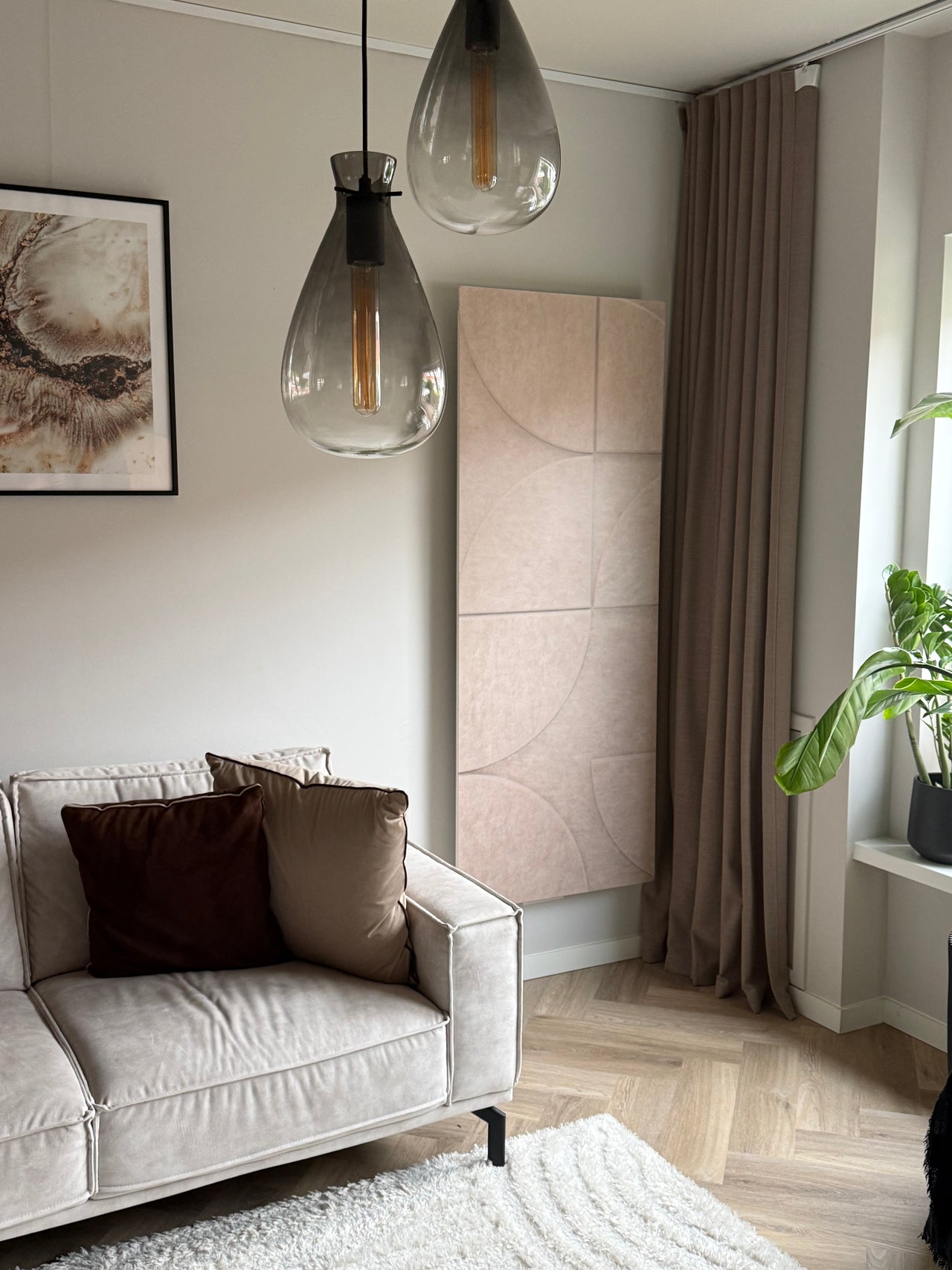 Klantfoto: op maat gemaakte HeatNest designradiator met een elektrisch verwarmingselement, Wi-Fi bediening. 600/1700