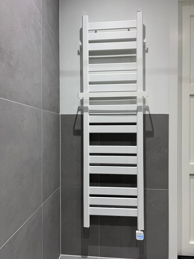 Klantfoto: Libra · 1640×466 · pure ivory · scala + 2 haak · elektrisch element zonder kabel